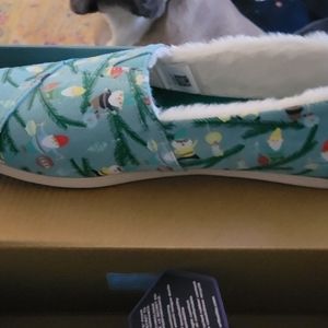 TOMS Alpargata Glow in the Dark faux fur Snowman slip ons size 8M